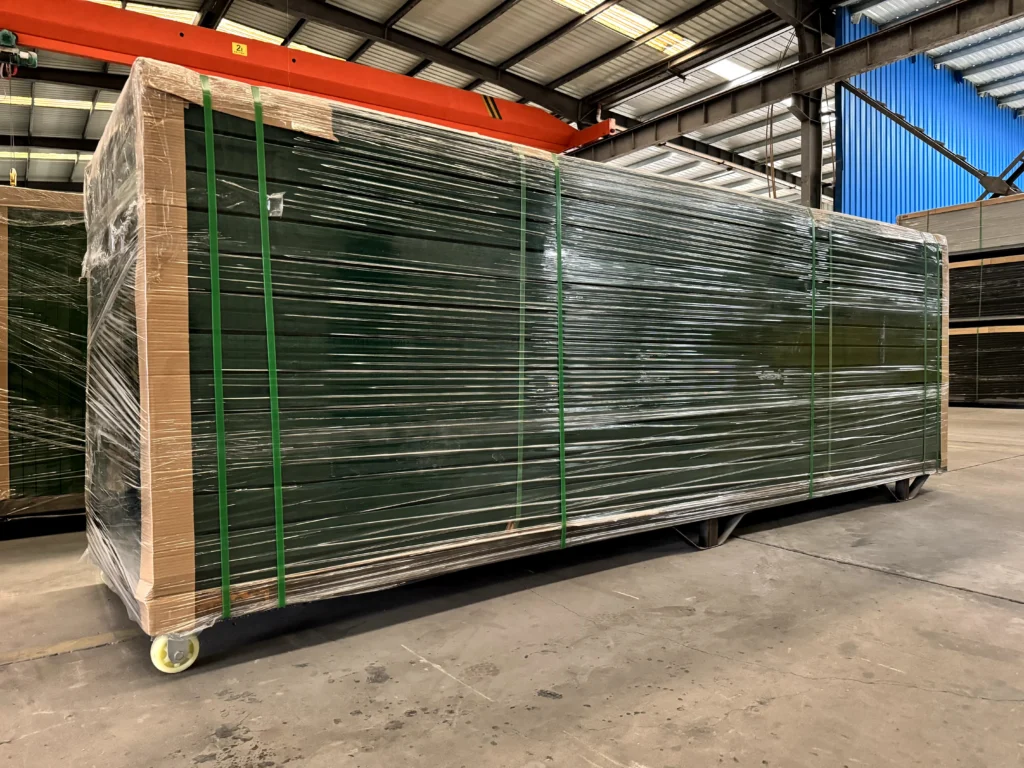 package of fiberglass gratings