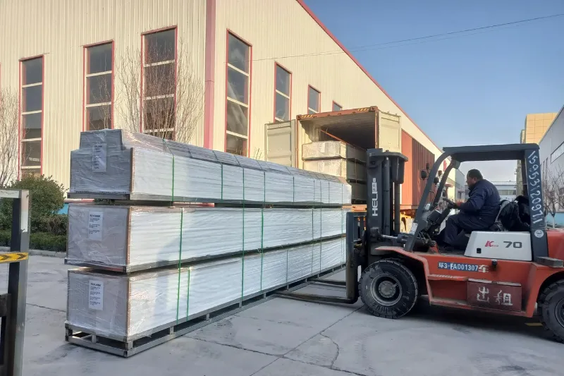 Kindhold put the products into the 40 HQ Kindhold put the products into the 40 HQ